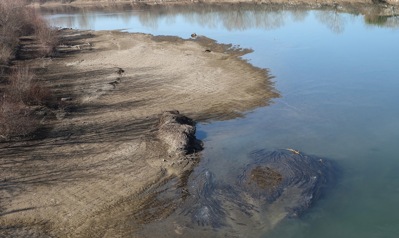 Η λειψυδρία χτυπά ανελέητα τη χώρα – Ζώα πεθαίνουν, λίμνες στερεύουν &#8211; 14 δήμοι σε έκτακτη ανάγκη