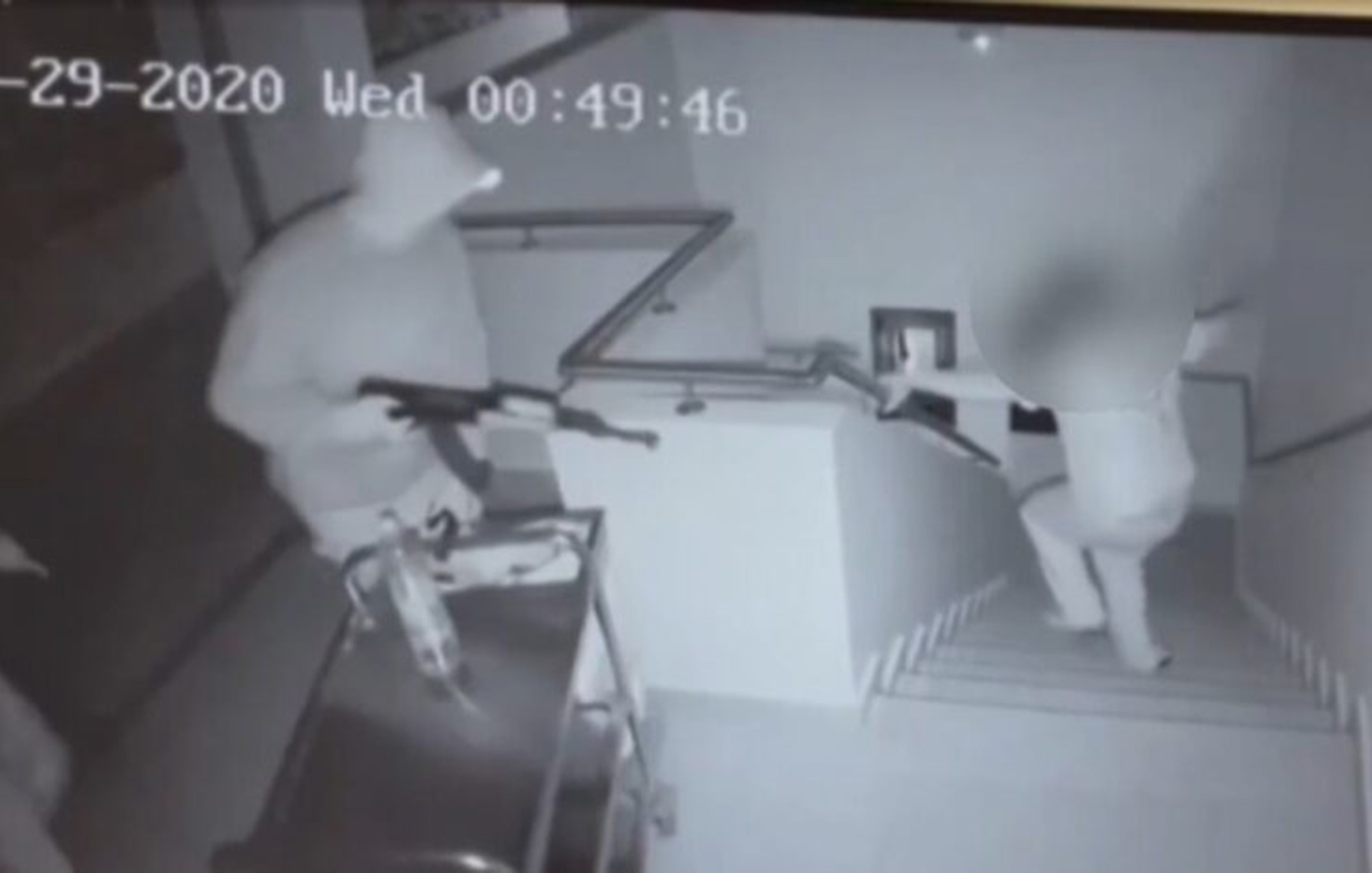 Βίντεο ντοκουμέντο από ένοπλη ληστεία σε γηροκομείο – Κυνηγούσαν τον ιδιοκτήτη με τα όπλα στα χέρια
