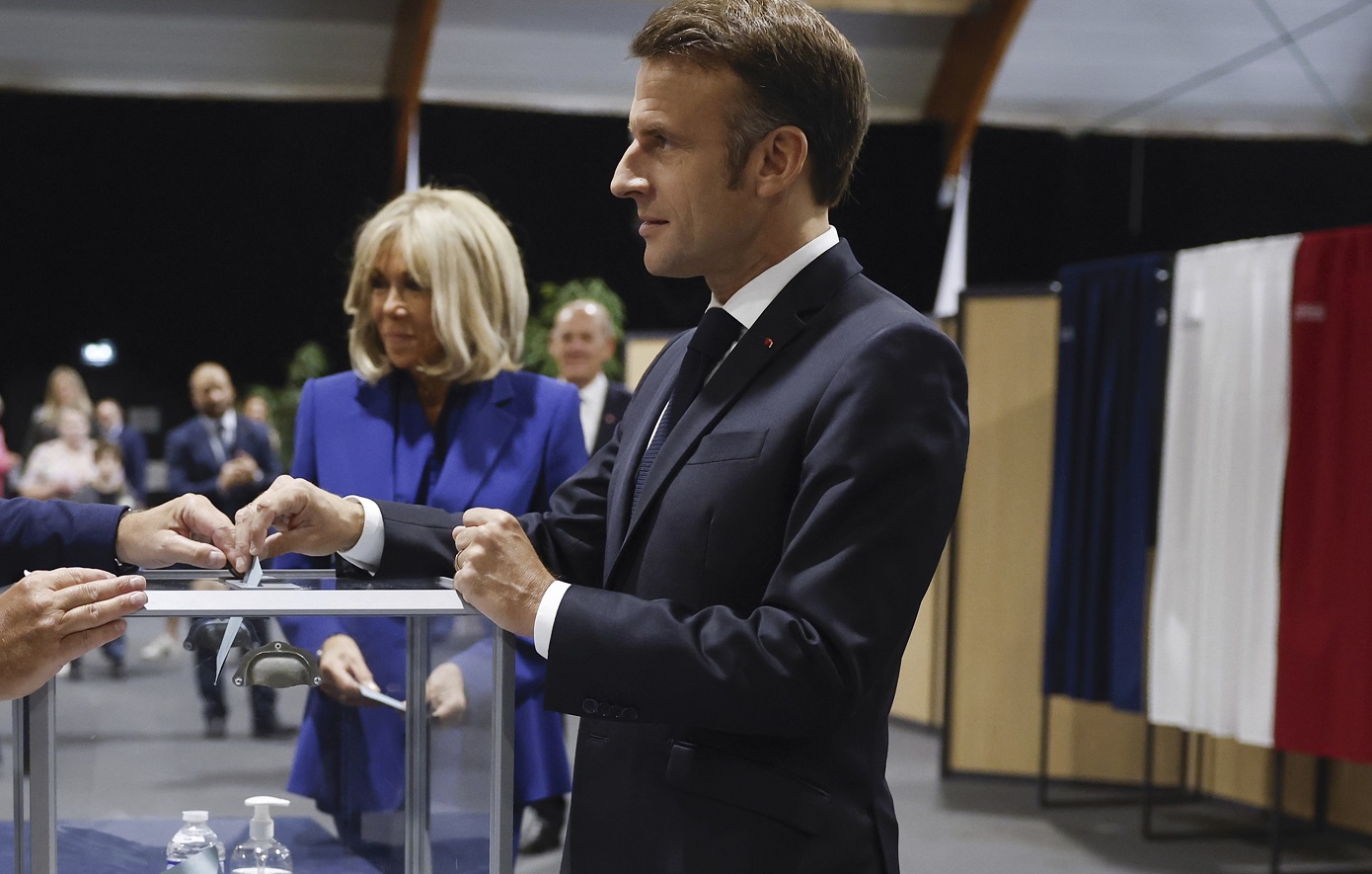 «Κανείς δεν νίκησε», δηλώνει ο πρόεδρος Μακρόν για τις βουλευτικές εκλογές στη Γαλλία