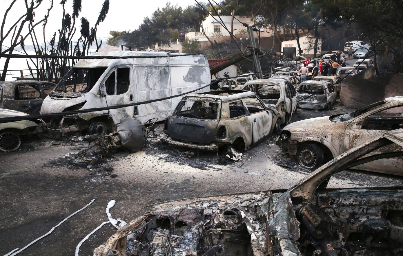 Σαν σήμερα 23 Ιουλίου: Η φονική πυρκαγιά στο Μάτι αφήνει πίσω της αποκαΐδια και 104 νεκρούς