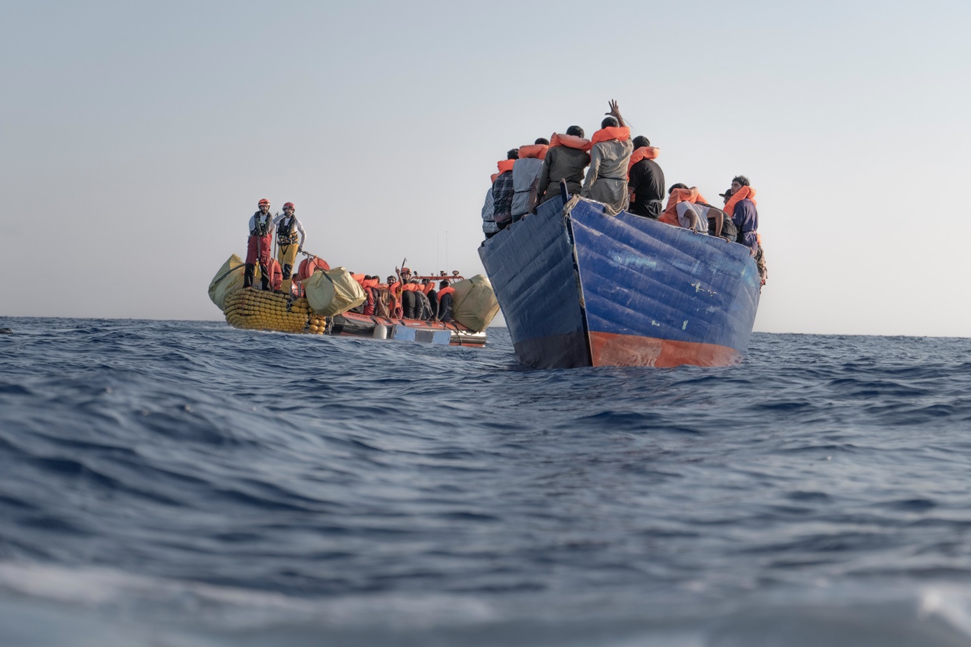 Νέα επιχείρηση διάσωσης μεταναστών από το πλοίο-ασθενοφόρο Ocean Viking ανοικτά της Λιβύης