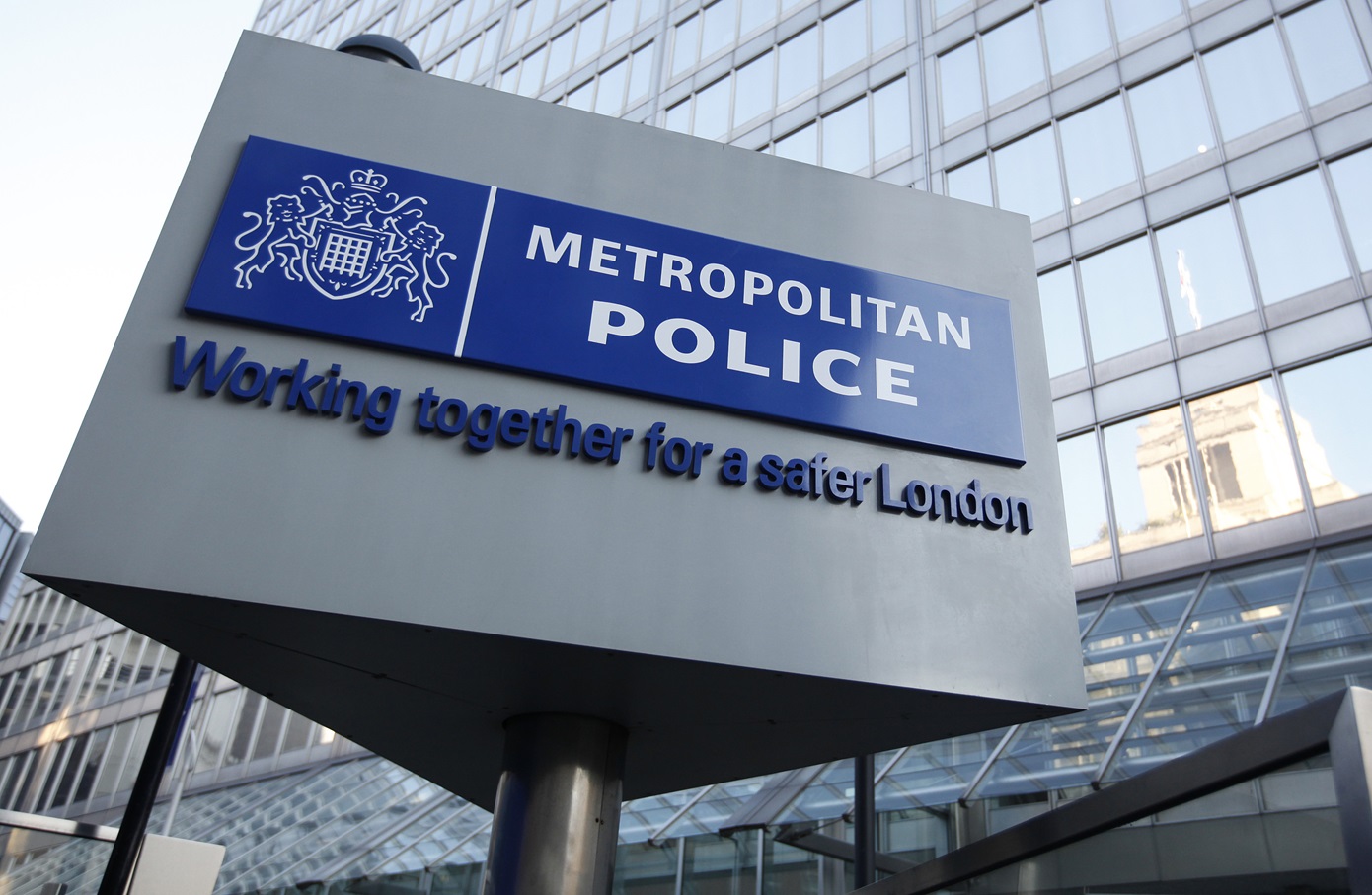 Έφηβος βρέθηκε μαχαιρωμένος στο Λονδίνο &#8211; Έκκληση της αστυνομίας για πληροφορίες