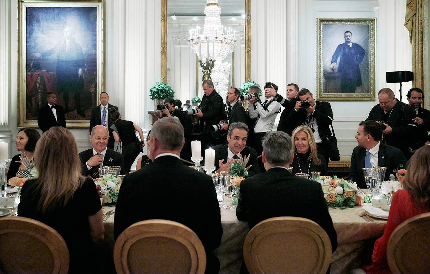 Κυριάκος Μητσοτάκης και Μαρέβα στο δείπνο Μπάιντεν στον Λευκό Οίκο – Δείτε φωτογραφίες και βίντεο