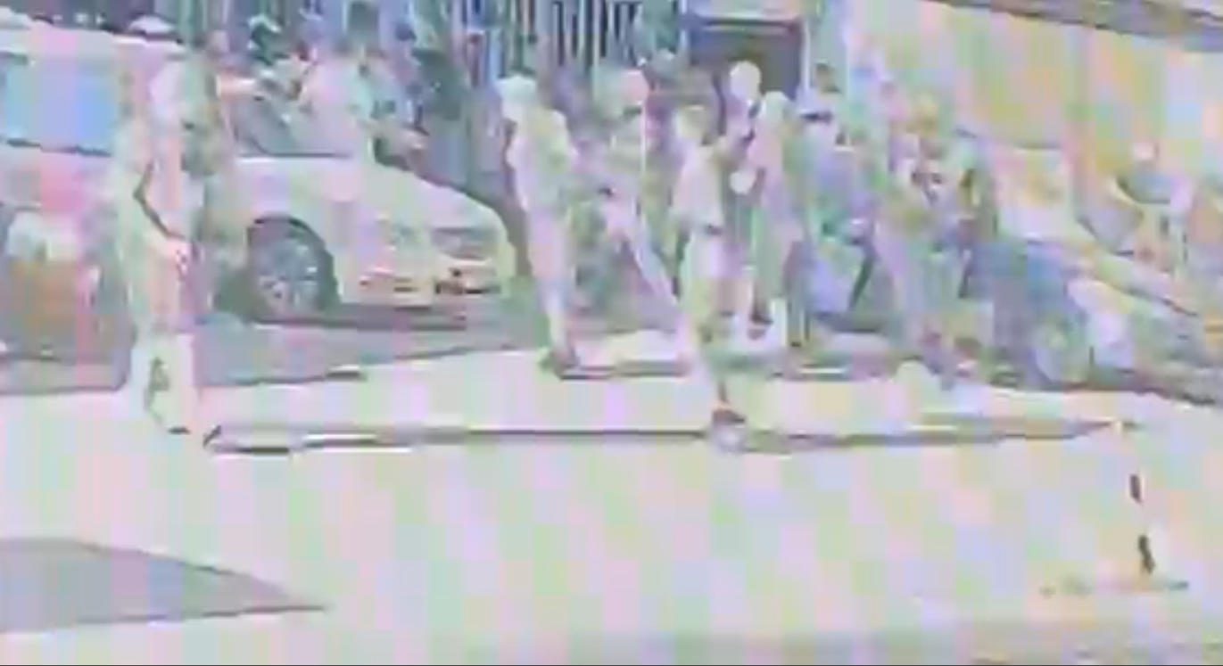 Βίντεο ντοκουμέντο από τα επεισόδια μεταξύ οπαδών του Παναθηναϊκού – «Τους την έπεσαν» με κράνη και κοντάρια