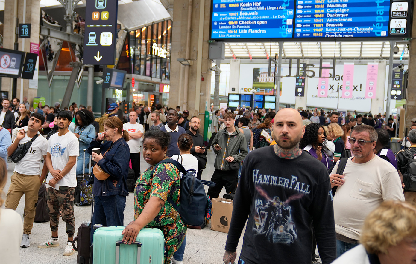 Χάος στον κεντρικό σιδηροδρομικό σταθμό του Παρισιού από το σαμποτάζ στα τρένα &#8211; Η Eurostar καλεί τους επιβάτες να μην ταξιδέψουν