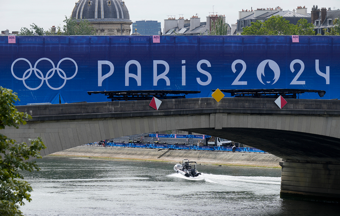Αντίστροφη μέτρηση για την τελετή έναρξης των Ολυμπιακών Αγώνων «Παρίσι 2024» &#8211; Το δείπνο Μακρόν στο Λούβρο
