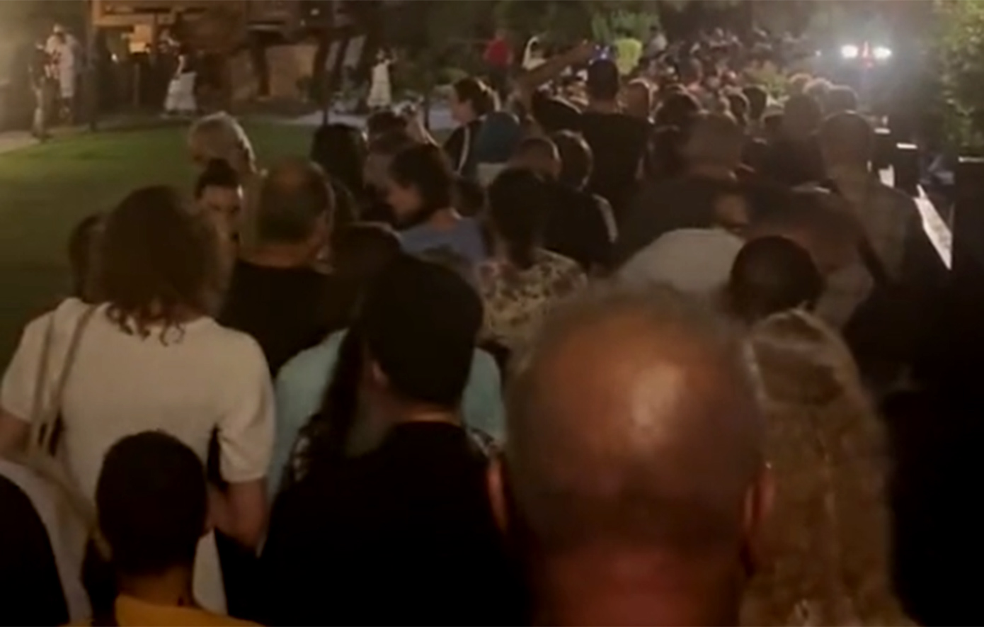 Πλήθος πιστών στην αγρυπνία για το προσκύνημα στον τάφο του Αγίου Παϊσίου