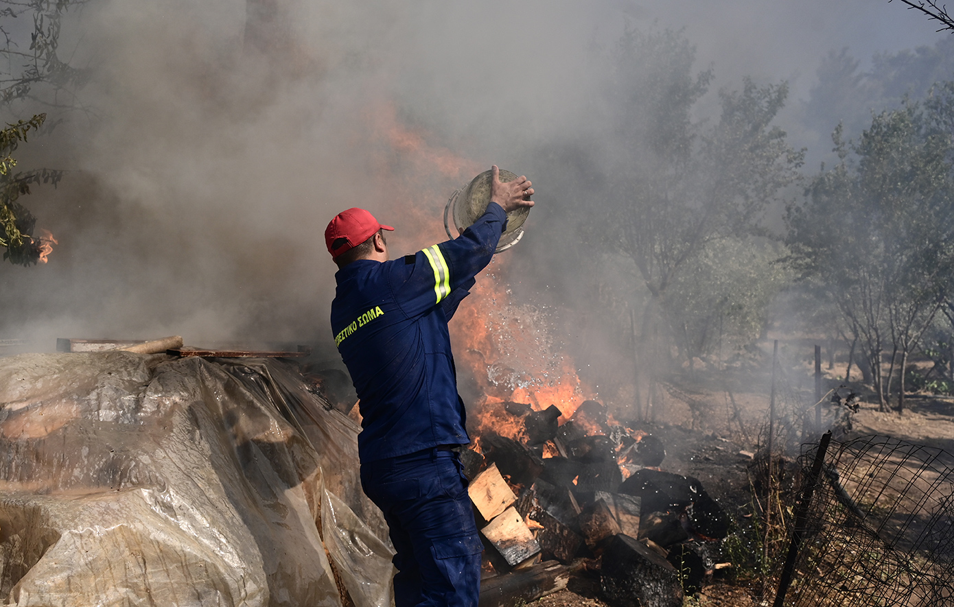 Φωτιές σε Διόνυσο, Μαραθώνα και Χαλάνδρι λόγω των κεραυνών στην Αττική &#8211; Κινητοποίηση της Πυροσβεστικής