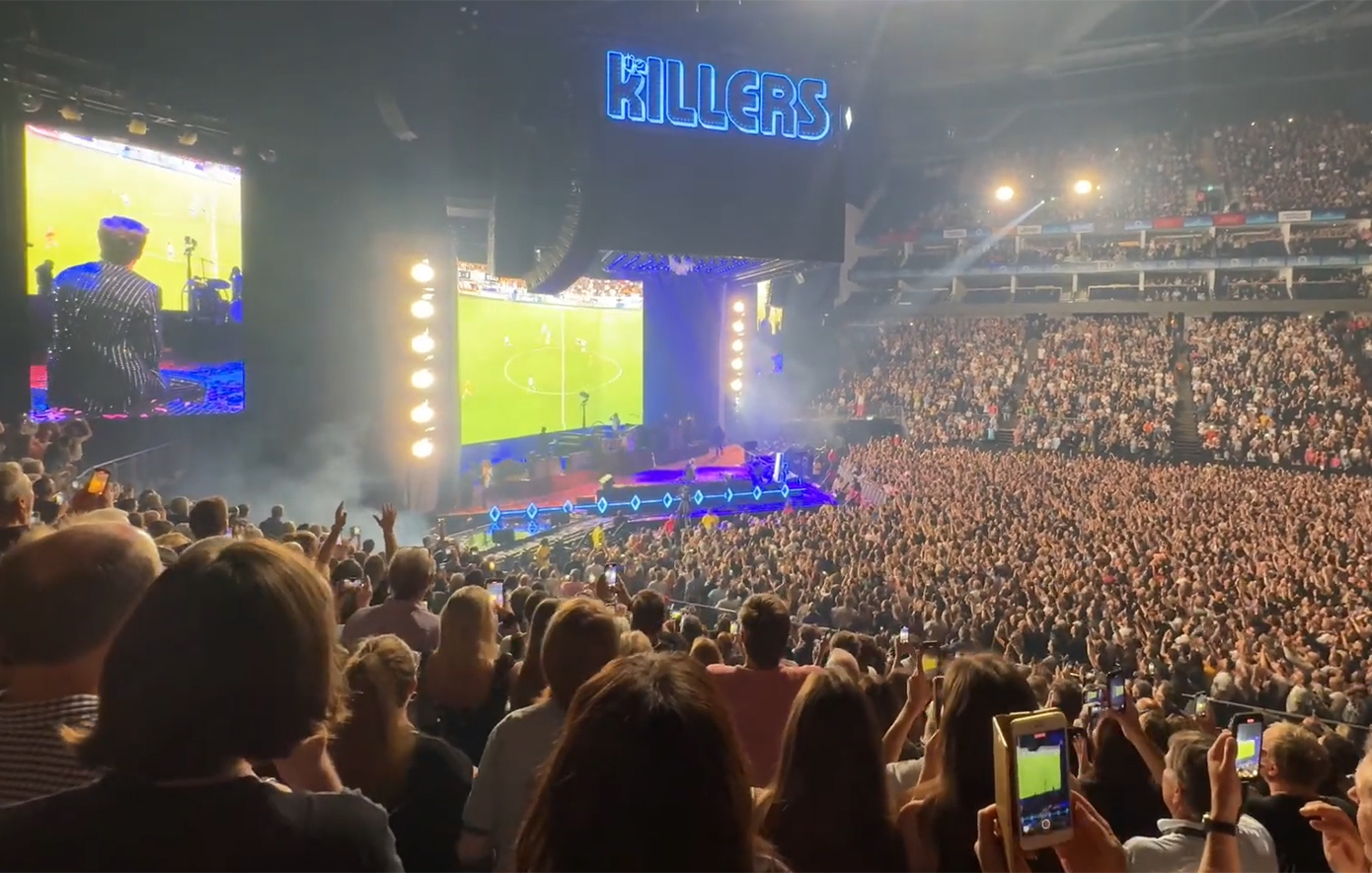 Οι «The Killers» σταμάτησαν τη συναυλία τους στο Λονδίνο για το φινάλε του ημιτελικού του Euro &#8211; Δείτε το βίντεο