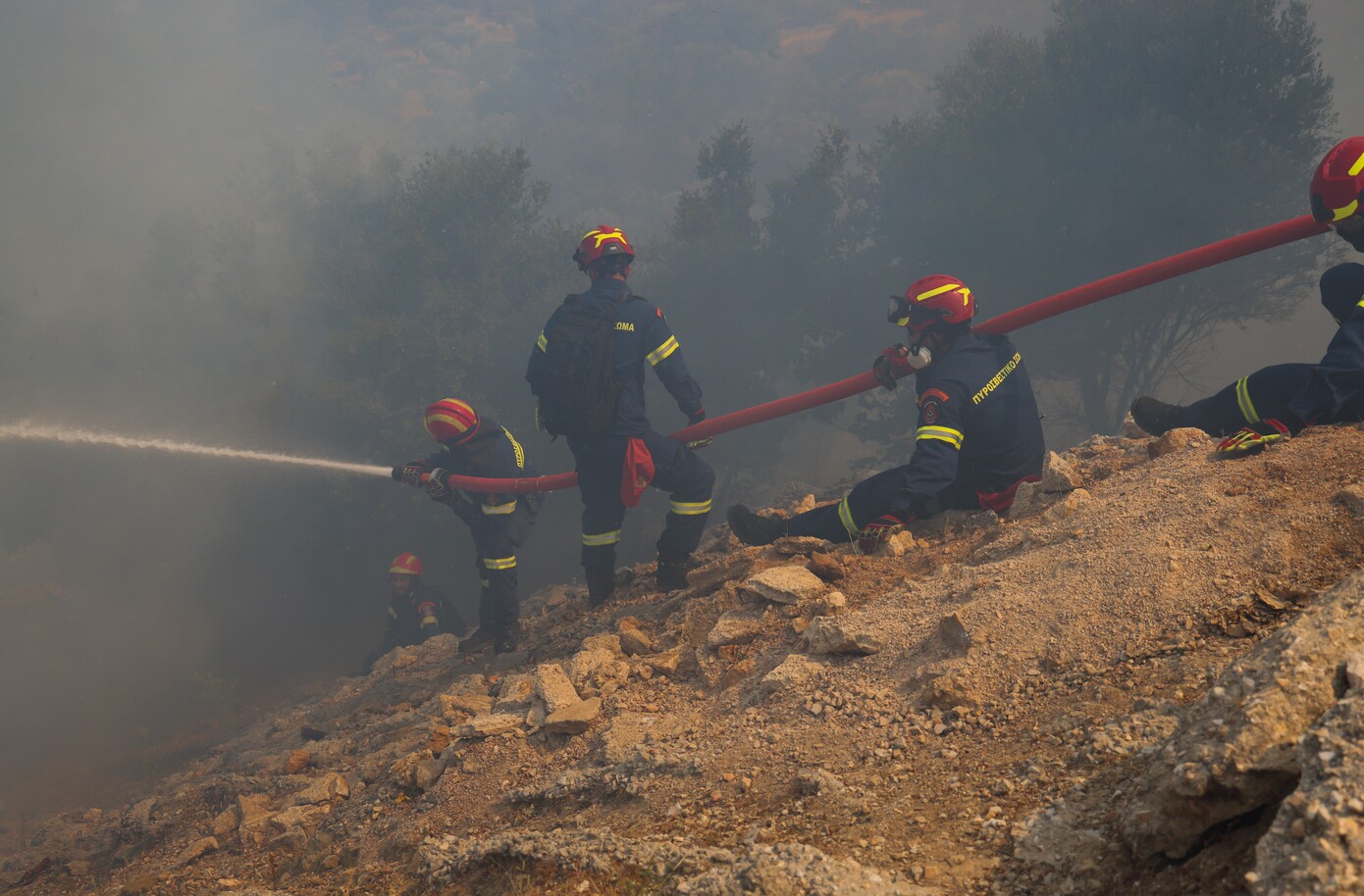 Μάχη για να τεθούν υπό έλεγχο οι φωτιές στην Κω και στη Χίο &#8211; Δύσκολες ώρες για τους κατοίκους και τους τουρίστες