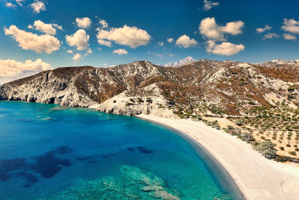 Ένα ελληνικό νησί στους 24 πιο υποτιμημένους ταξιδιωτικούς προορισμούς