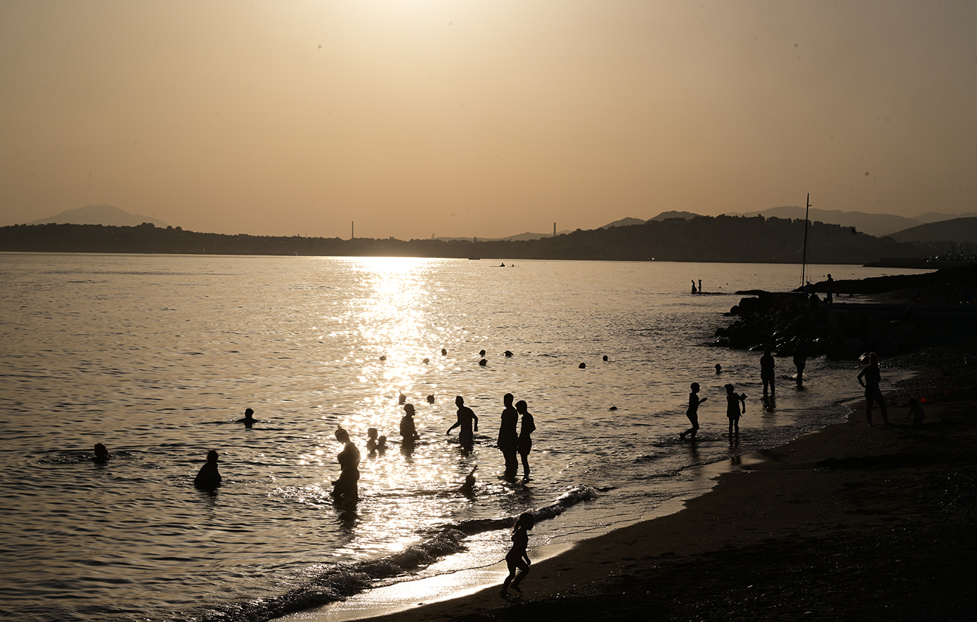 «Ψήνονται» και τη νύχτα περιοχές της Αττικής &#8211; Τα δύο πρόσωπα του καιρού την Παρασκευή, «έως τις 23 Ιουλίου» τα 40άρια