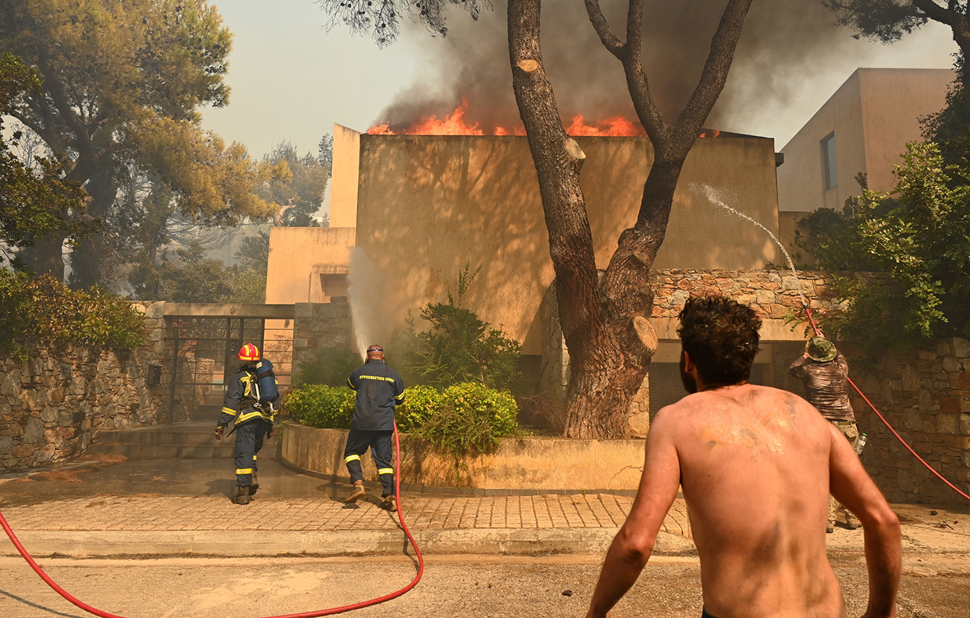 Πολύ υψηλός ο κίνδυνος πυρκαγιάς σήμερα σε τέσσερις περιφέρειες της χώρας