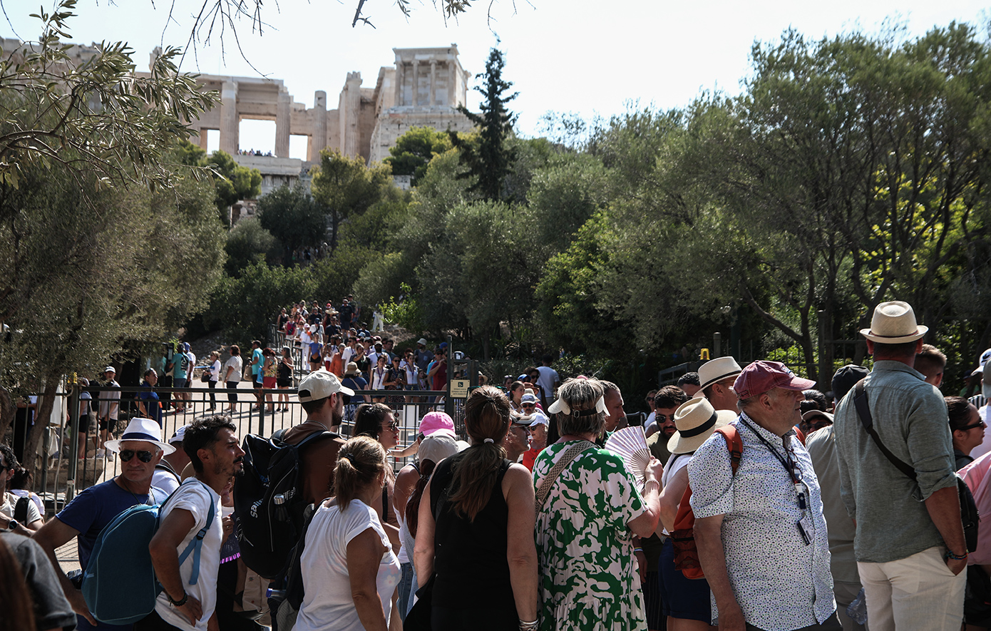 Νέα αύξηση στις νοσηλείες και στους θανάτους από κορονοϊό αυτή την εβδομάδα