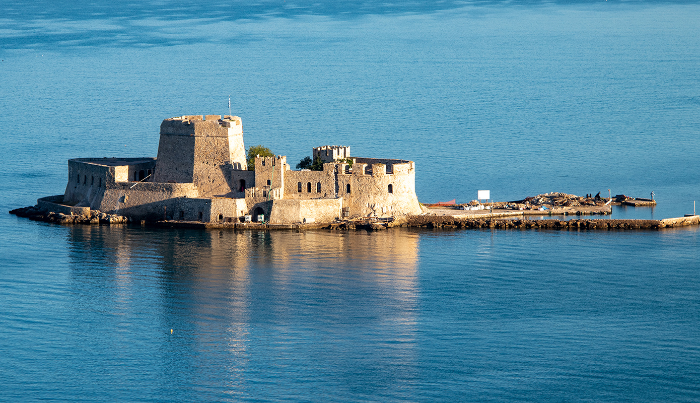 Μπούρτζι: Η μακραίωνη ιστορία και το σκοτεινό παρελθόν του