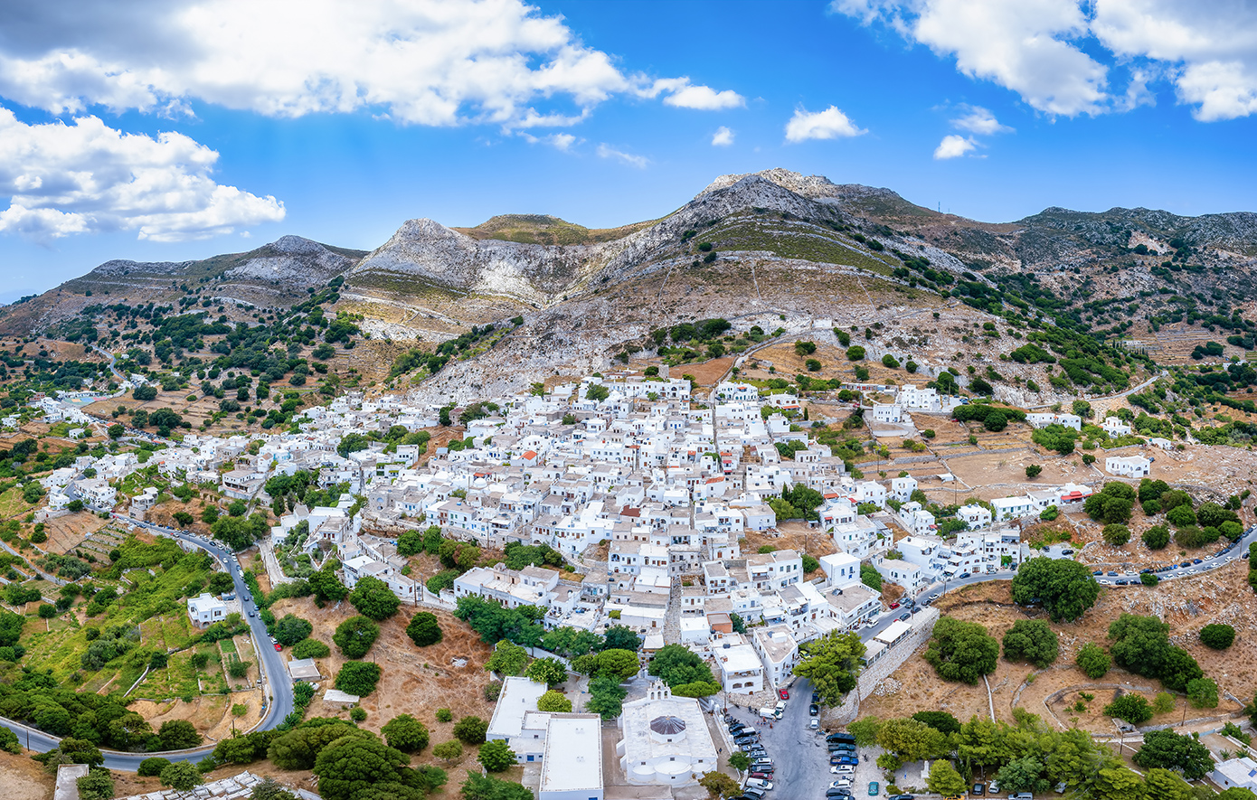 Τι γυρεύει ένα «κρητικό» χωριό στη Νάξο;