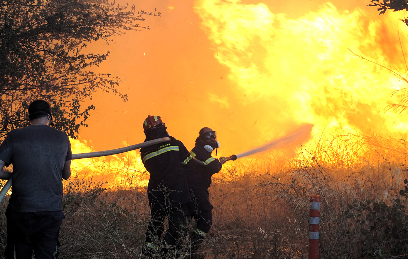 Συνεχίζεται η επιχείρηση κατάσβεσης της φωτιάς στο Παγγαίο Όρος