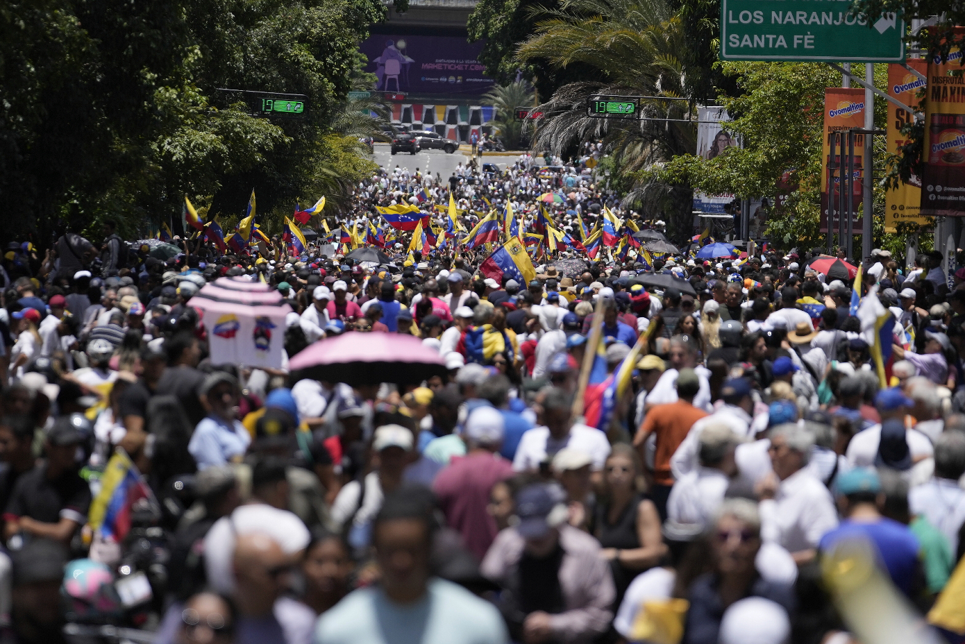 Μεγάλη διαδήλωση της αντιπολίτευσης στο Καράκας, απέναντι στην επανεκλογή Μαδούρο