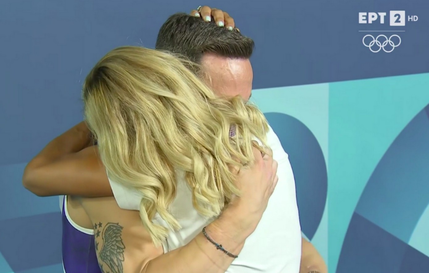 Λευτέρης Πετρούνιας: «Λύγισε» στην αγκαλιά της συζύγου του για το χάλκινο μετάλλιο στους Ολυμπιακούς Αγώνες 2024