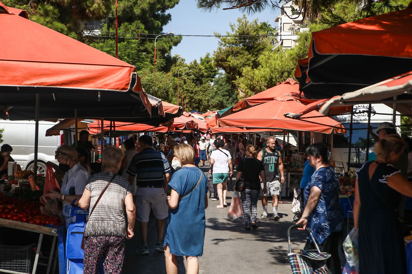 Ακρίβεια: «Μόλις τα βγάζουν πέρα» 6 στα 10 νοικοκυριά  