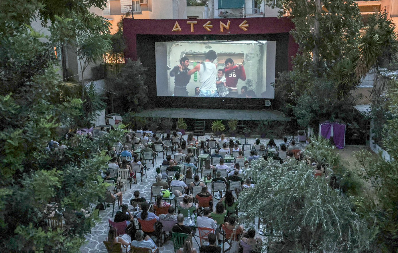 Cine Athenee: Το σινεφίλ θερινό στέκι της πόλης με τις καλύτερες παλιές ταινίες