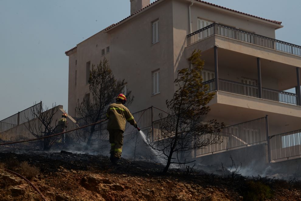 ΔΕΔΔΗΕ: Διακοπές ηλεκτροδότησης σε περιοχές της Αττικής λόγω της μεγάλης φωτιάς