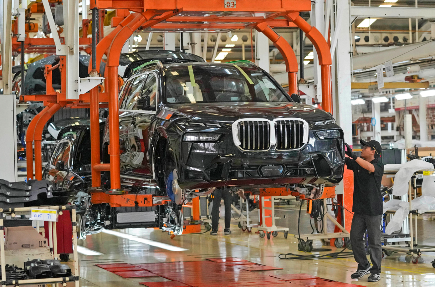 Η BMW διερευνά την πιθανότητα εισαγωγής ανθρωποειδών ρομπότ στη διαδικασία παραγωγής αυτοκινήτων