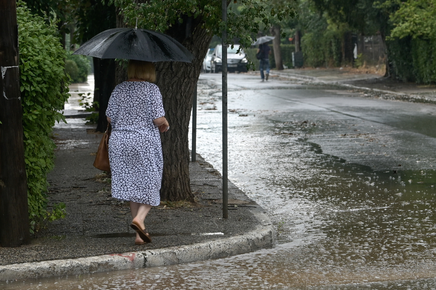 Αλλάζει το σκηνικό του καιρού με μπόρες και πτώση της θερμοκρασίας &#8211; Πότε και πού θα δούμε έντονα φαινόμενα