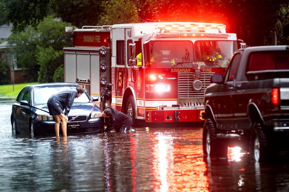 Τουλάχιστον τέσσερις νεκροί και κίνδυνος για «καταστροφικές» πλημμύρες από τον τυφώνα Ντέμπι στις ΗΠΑ