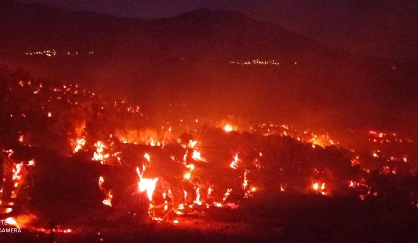 Ολονύχτια η μάχη με τις φλόγες στο Ρέθυμνο – Ενισχύθηκαν οι δυνάμεις της Πυροσβεστικής