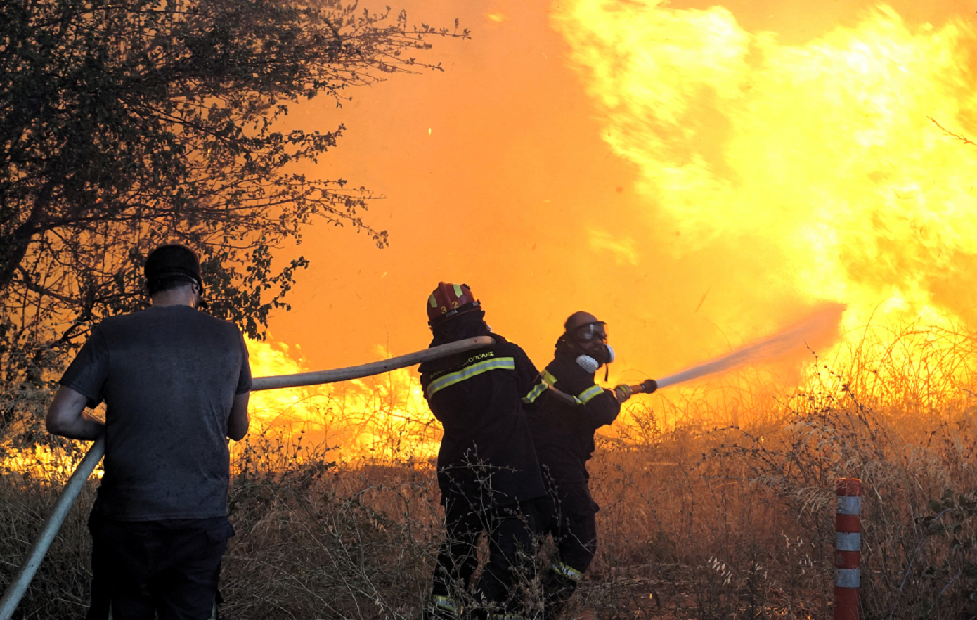 «Χωρίς αεροπλάνα και ελικόπτερα δεν σβήνουν οι φωτιές» &#8211; Ξέσπασε η δήμαρχος Πεντέλης