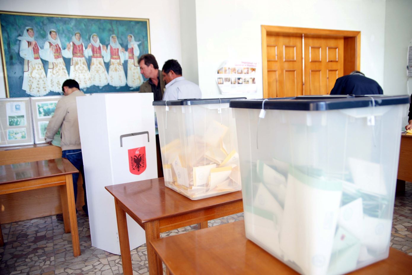 Σοβαρές αμφιβολίες για το αδιάβλητο των εκλογών στη Χειμάρρα &#8211; Για «πληθυσμιακή αλλοίωση» μιλούν διπλωματικές πηγές