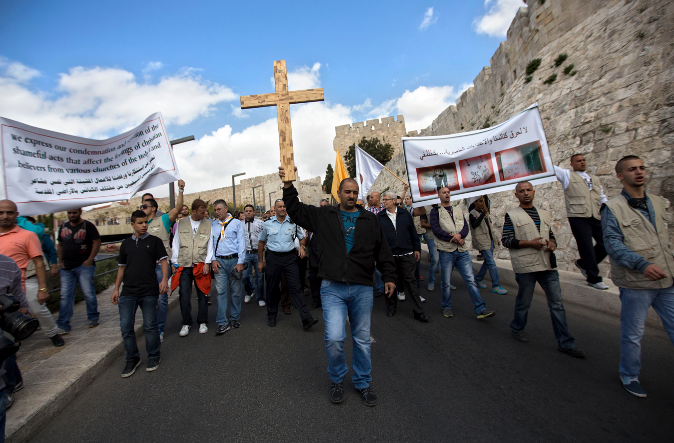 Σφοδρές συγκρούσεις υπερορθόδοξων Εβραίων και αστυνομίας – Αντιστέκονται στην υποχρεωτική στράτευση