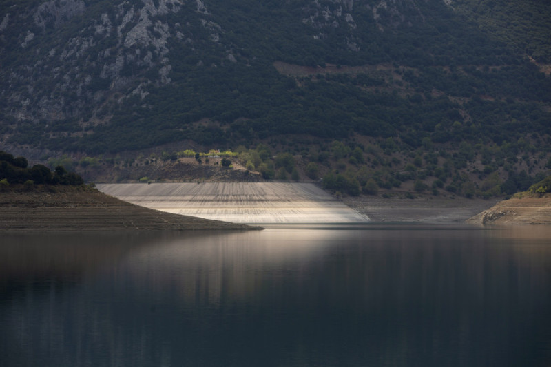 Συναγερμός για τη λειψυδρία: Στερεύει ο Μόρνος &#8211; Σοκαριστικές εικόνες