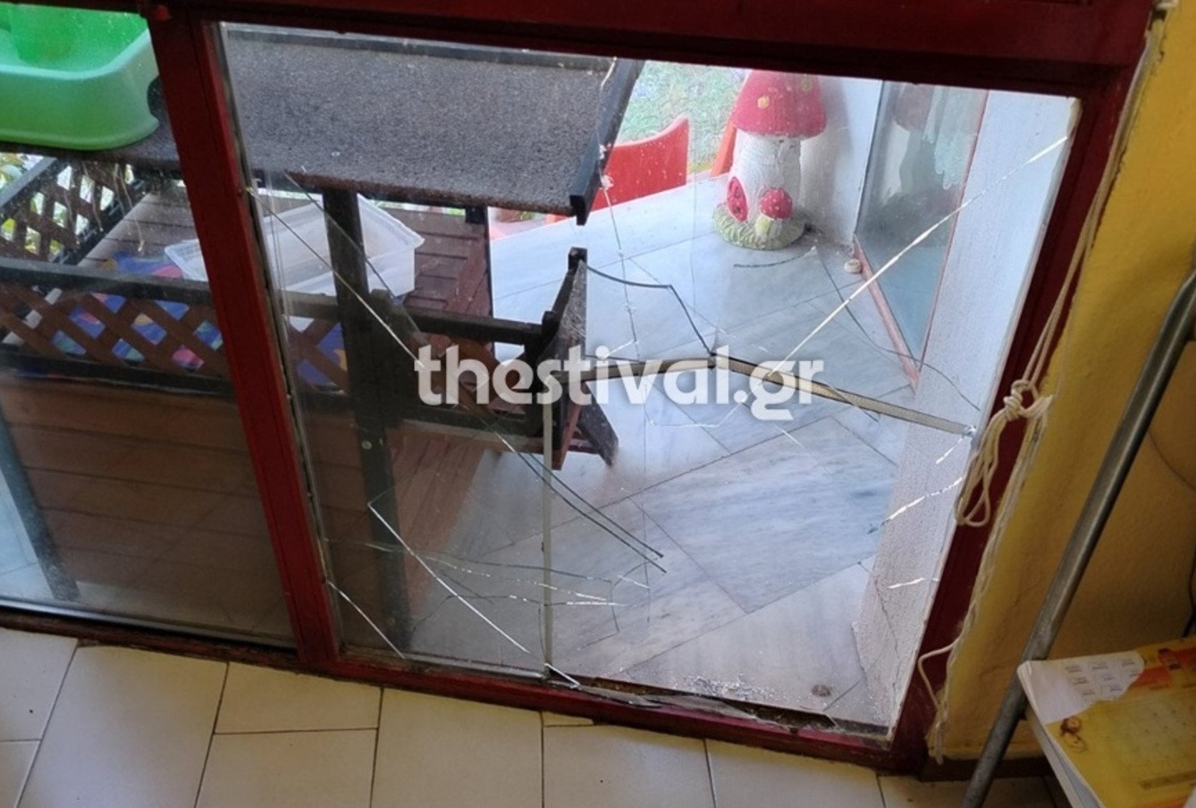 Απίστευτο περιστατικό σε ΚΑΠΗ της Θεσσαλονίκης &#8211; Άρπαξαν την τηλεόραση και το ψυγείο και έφυγαν σαν κύριοι από την κεντρική πόρτα