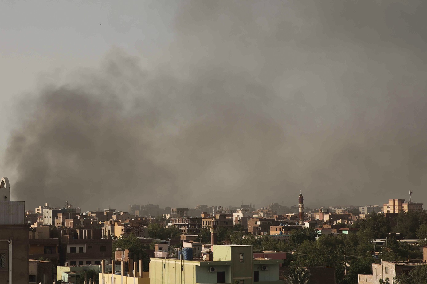 Σουδάν: Βομβαρδισμοί σε καταυλισμό εκτοπισμένων στο Νταρφούρ εν μέσω λιμού
