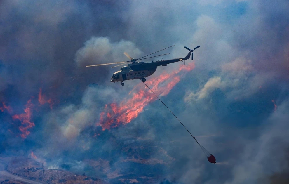 Σε εξέλιξη μεγάλες πυρκαγιές στην Τουρκία &#8211; Πυροσβέστες προσπαθούν να τις θέσουν υπό έλεγχο