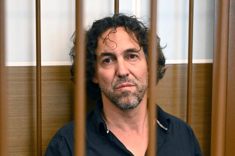 Η Γαλλία παίρνει «σειρά» στην ανταλλαγή κρατουμένων &#8211; Zητά απο τη Ρωσία την απελευθέρωση του ερευνητή, Λοράν Βινατιέ