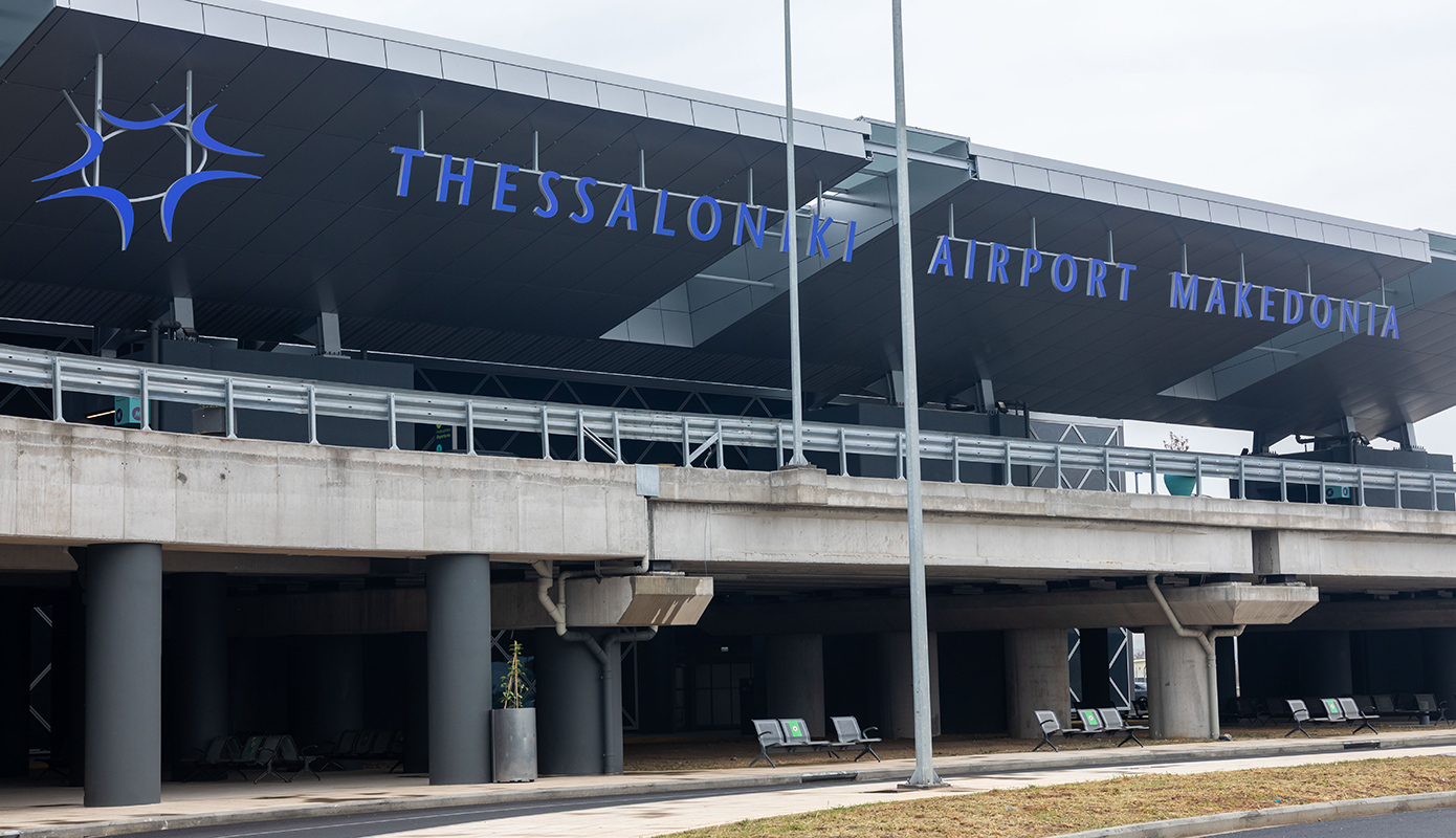 Πώς καρδιολόγοι έσωσαν Αμερικανό που υπέστη ανακοπή στο αεροδρόμιο Μακεδονία