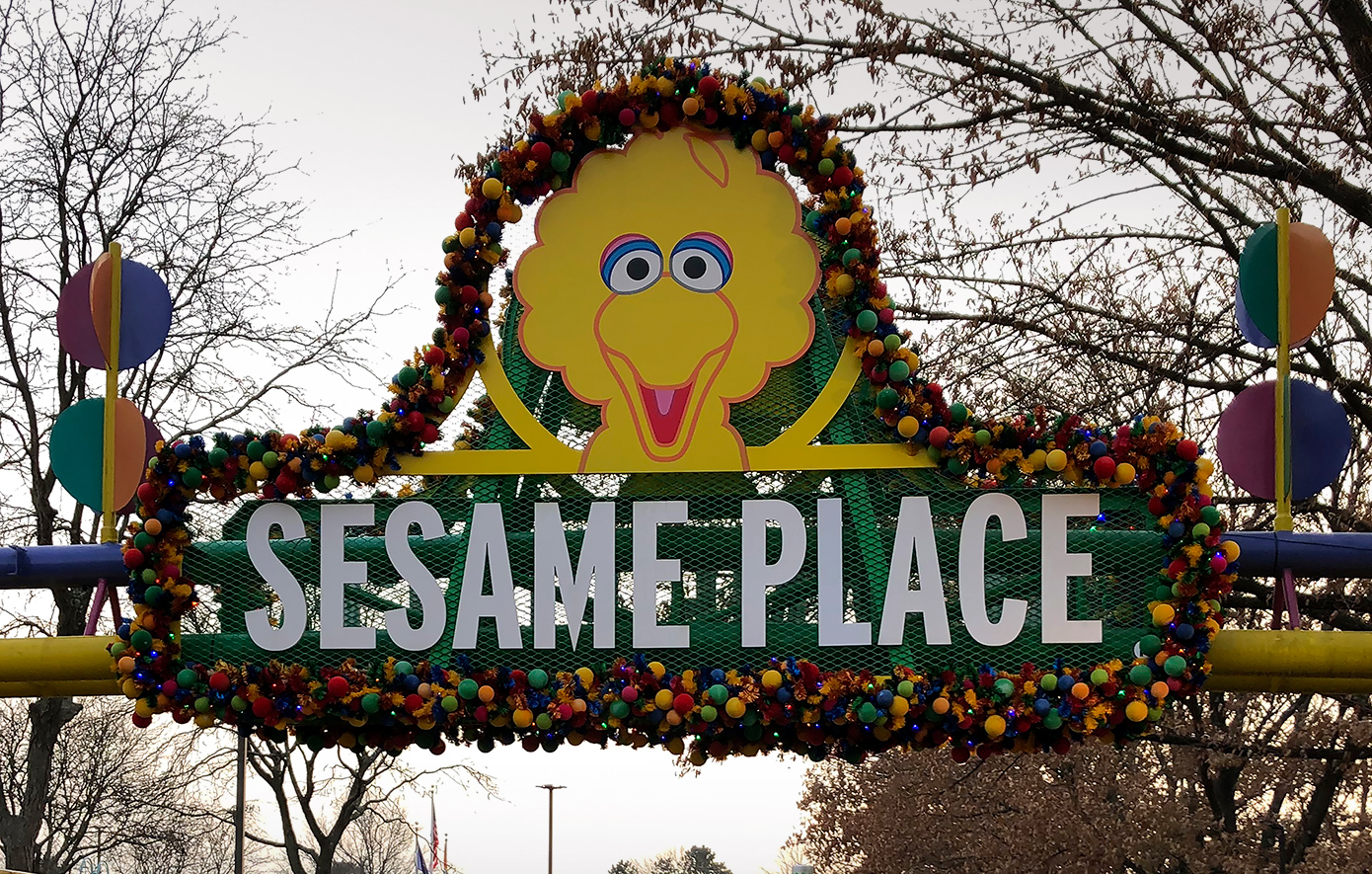 Το θεματικό πάρκο Sesame Place κατηγορήθηκε ότι αγνοεί τα μαύρα παιδιά αλλά κέρδισε αγωγή ύψους 25 εκατ. δολαρίων