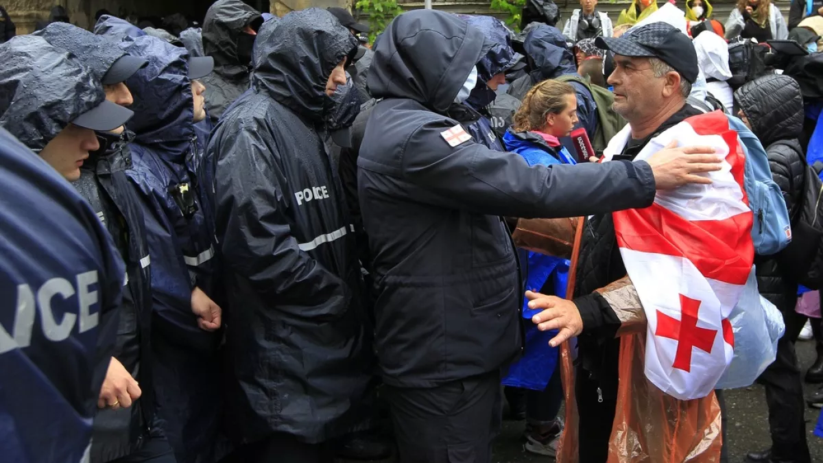 Η Βουλή της Γεωργίας ψήφισε υπέρ των περιορισμών των δικαιωμάτων των ΛΟΑΤΚΙ