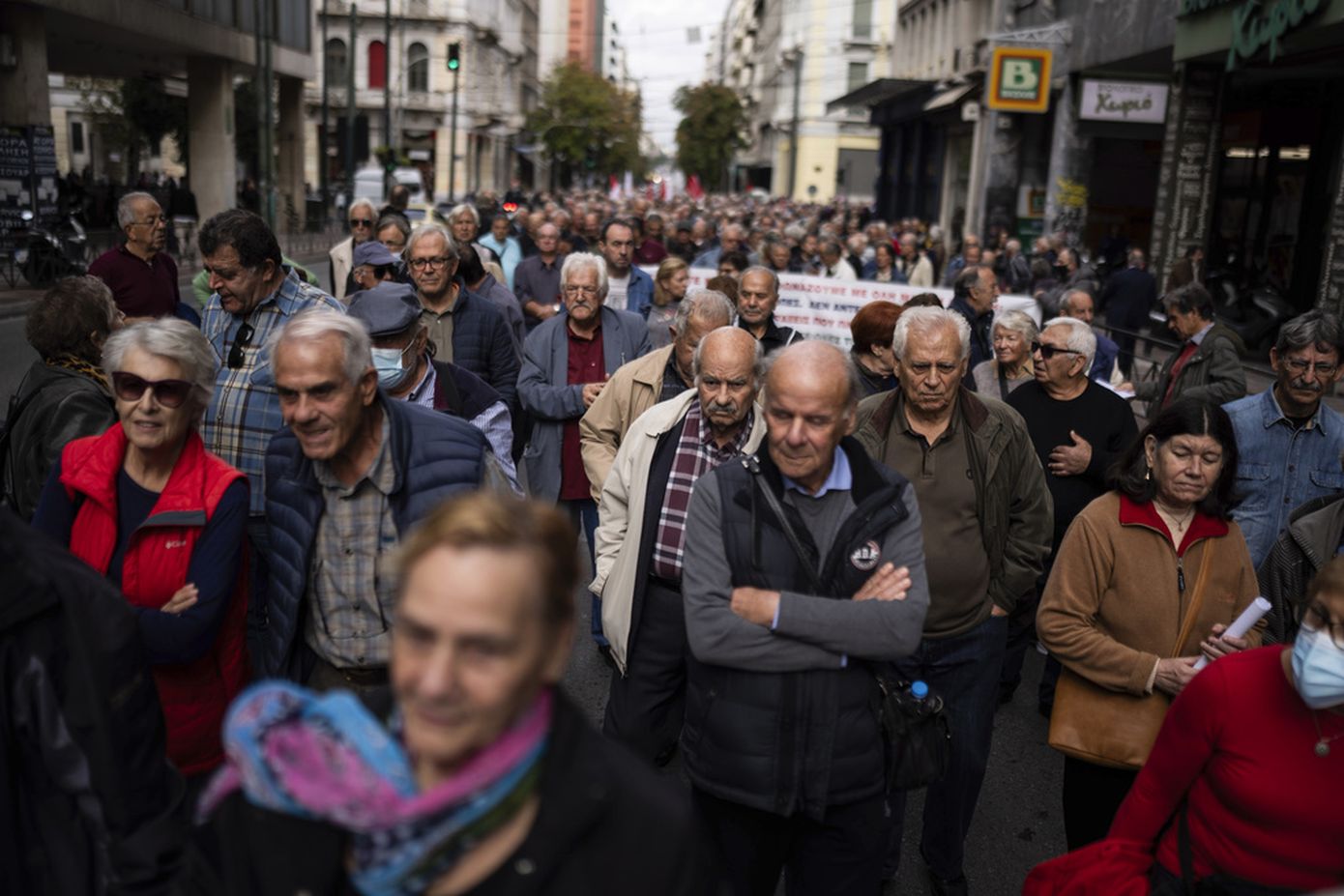 «Κλείδωσαν» τα 243 εκατ. ευρώ για το έκτακτο επίδομα σε συνταξιούχους και ευάλωτους &#8211; Ποιοι θα ενισχυθούν τα Χριστούγεννα