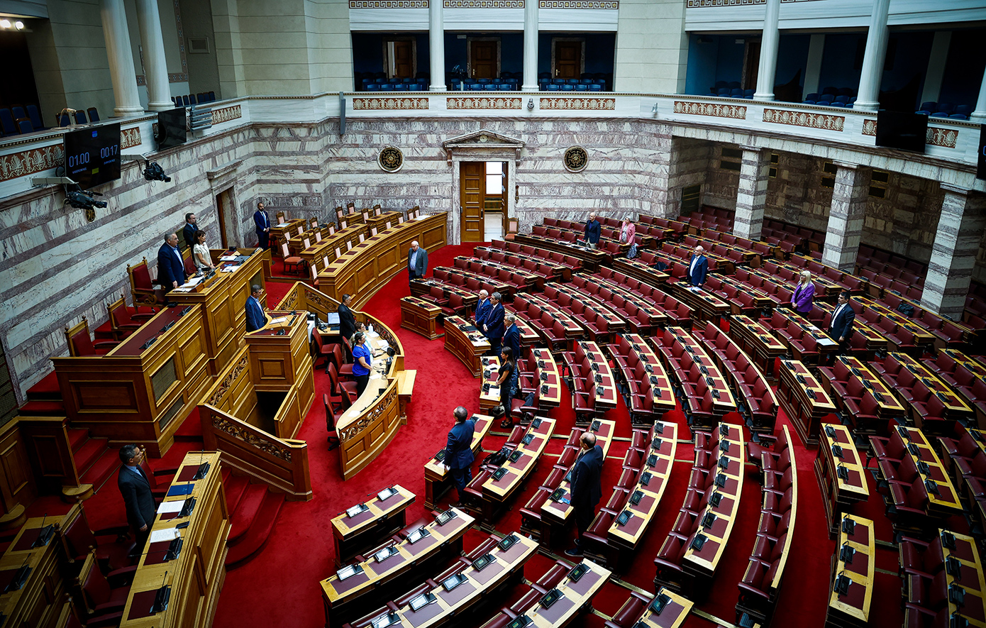 Ψηφίστηκε το νομοσχέδιο για την κύρωση νέας σύμβασης παραχώρησης της Αττικής Οδού &#8211; Πότε μειώνονται τα διόδια