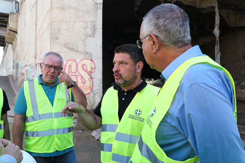 Αυτοψία Χαρδαλιά στις εργασίες καθαρισμού του υπόγειου τμήματος του Κηφισού