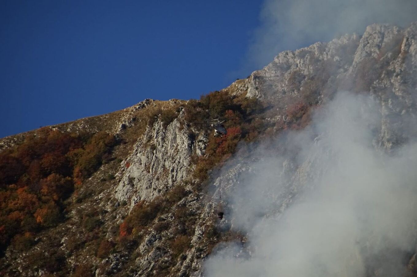 Μαίνεται η φωτιά στο Παγγαίο όρος &#8211; Ενισχύθηκαν οι πυροσβεστικές δυνάμεις