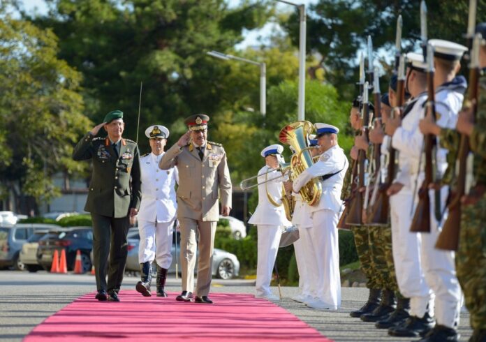 Συνάντηση αρχηγού ΓΕΕΘΑ με τον Αιγύπτιο ομόλογό του