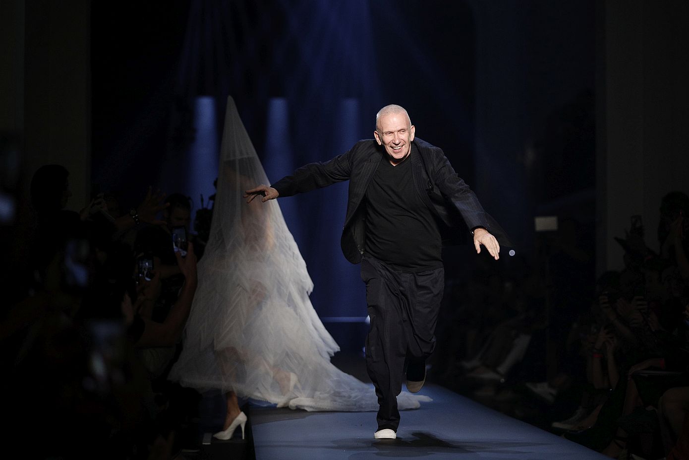 O Jean Paul Gaultier μόλις απέκτησε την πρέσβειρα των αρωμάτων του για την Ελλάδα