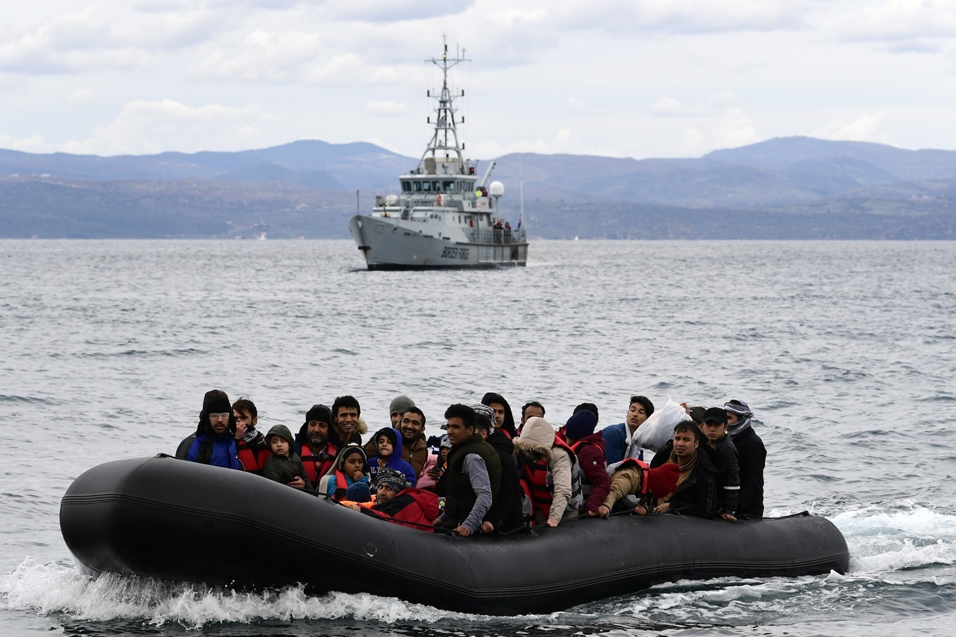 Η Ισπανία απευθύνει έκκληση για περιπολίες στα ύδατα της βόρειας Αφρικής από τον Frontex