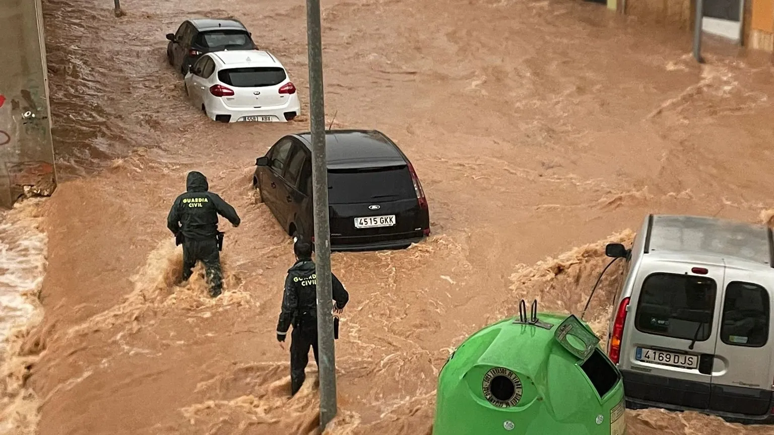 Ισπανία: Σφοδρές βροχοπτώσεις και φονικές πλημμύρες σαρώνουν τη χώρα &#8211; Απίστευτες εικόνες