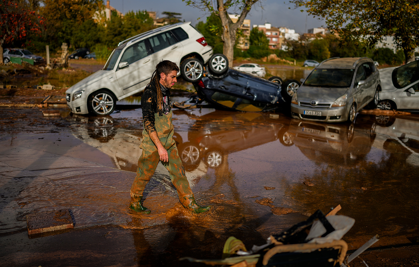 Πένθος και οργή στην Ισπανία μετά τους 95 νεκρούς από τις αστραπιαίες πλημμύρες – Οι αιτίες της τραγωδίας